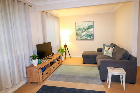 Beachside Cottage At Blacksmiths - Accommodation Asia 1