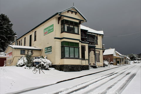 Bischoff Hotel - Accommodation Guide 0