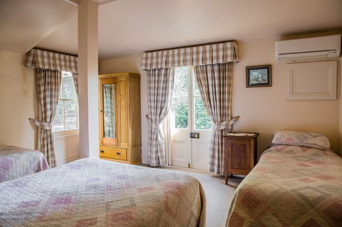 Capers Cottage - Accommodation Asia 0