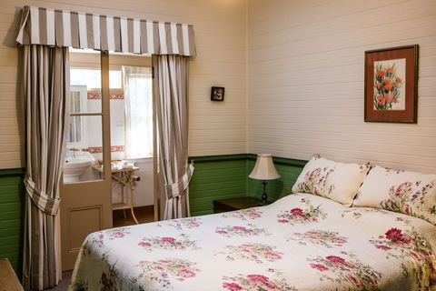 Capers Cottage - Accommodation Asia 1