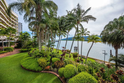 Hilton Cairns - Accommodation Guide 1
