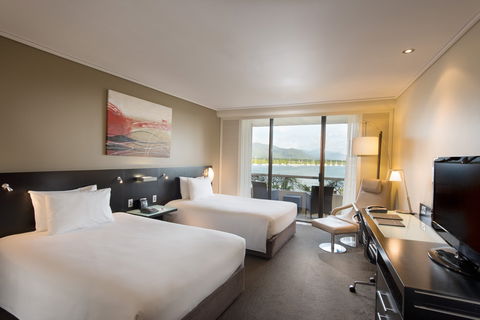 Hilton Cairns - Accommodation Guide 2