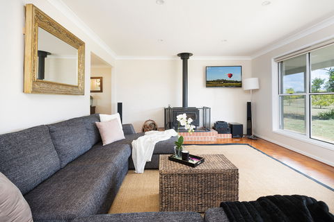 Hillcrest House - Accommodation Guide 1