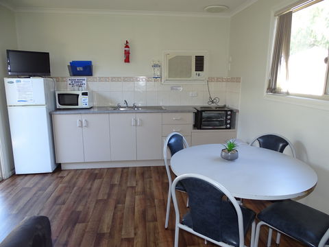 Moonta Bay Cabins - Cabin 2 - Accommodation Asia 1