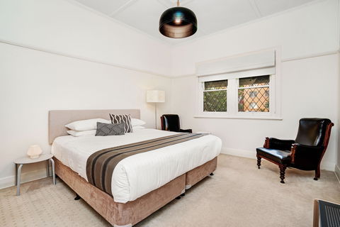 Newcastle Executive Homes - Cooks Hill Cottage - Accommodation Asia 1