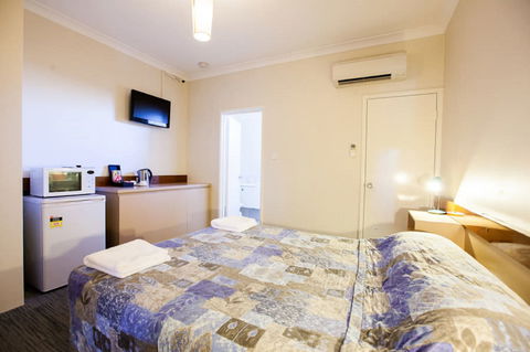 Nightcap At Wanneroo Tavern - Accommodation China 0