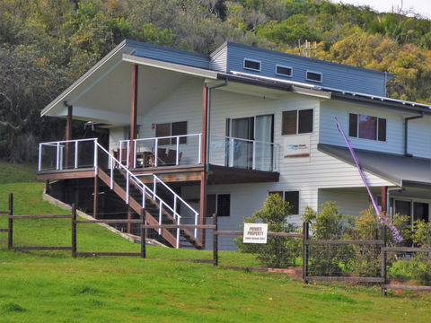 Point Plomer Holiday Cottages - Accommodation Asia 0