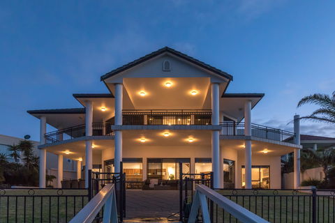 Port Lincoln Marina Luxury Escape - Accommodation China 0