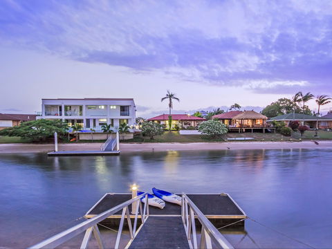 Riviera Waters Broadbeach - Vogue Holiday Homes - Accommodation Asia 2