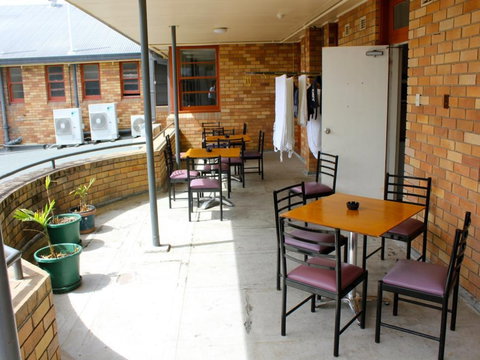 The Belmore Hotel - Accommodation Guide 2