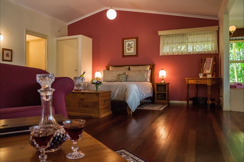 The Falls Montville - Accommodation China 1