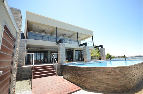 Waterfront Holiday Houses - Accommodation China 2