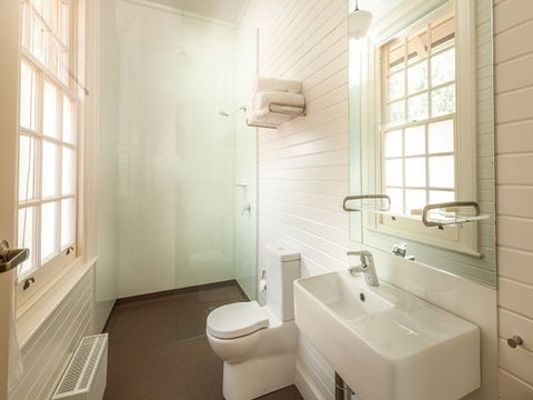 Yarrangobilly Caves House: Guest Rooms - Accommodation Asia 2