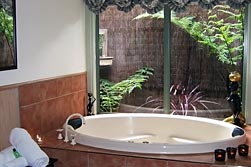 Eagle Hammer Cottages - Accommodation China 4