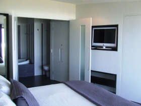 Hearns Beachside Villas - Accommodation China 4