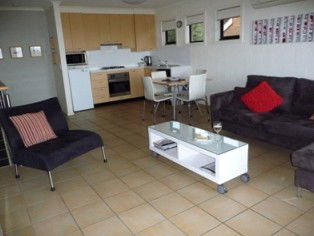 On The Esplanade - Accommodation Guide 3