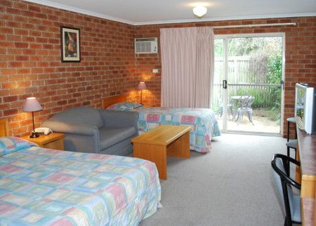 Inverloch Central Motor Inn - Accommodation Guide 4