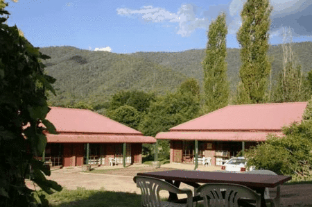 The Snowline Hotel - Accommodation Guide 0