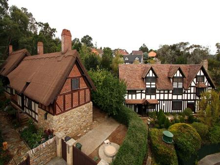 William Shakespeare's Bed & Breakfast - Accommodation Guide 1