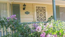 Glen Eden Cottages - Accommodation Guide 2