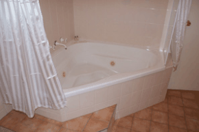 Burke  Wills Motor Inn - Accommodation China