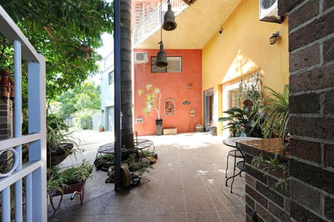 Rooftops Bed & Breakfast - Accommodation Guide 1