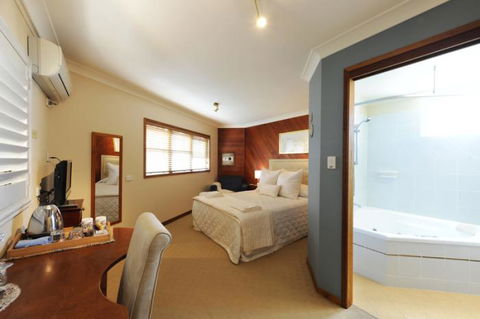Rooftops Bed & Breakfast - Accommodation Guide 2