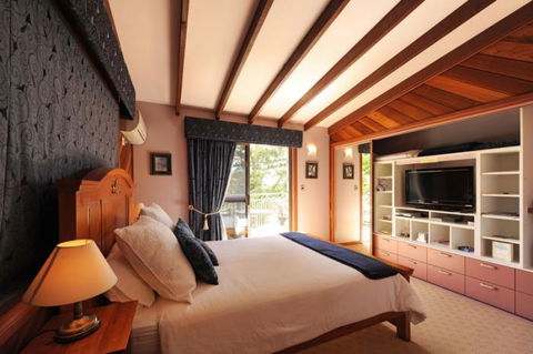Rooftops Bed & Breakfast - Accommodation Guide 3