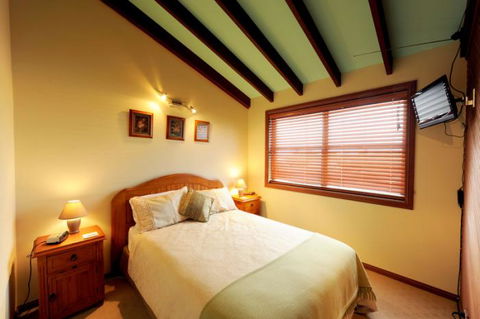 Rooftops Bed & Breakfast - Accommodation Guide 4