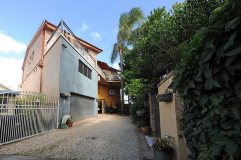 Rooftops Bed & Breakfast - Accommodation Guide 10