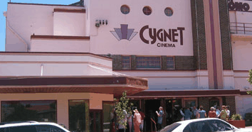 Cygnet Como Cinema - Accommodation Guide 3