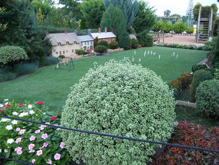 Abingdon Miniature Village - Accommodation Guide 1