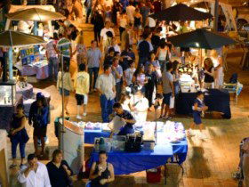 Surfers Paradise Beachfront Markets - Accommodation Guide 0