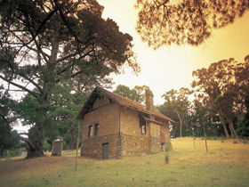 Heysen - The Cedars - Accommodation Asia 0