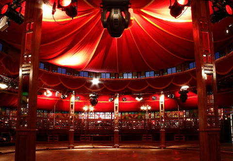 Wonderland Under The Melbourne Star - Accommodation Guide 2
