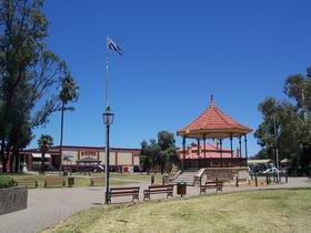 Gladstone Square - Accommodation Guide 0