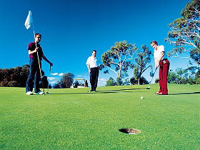 Oatlands Golf Course - Accommodation Guide 0