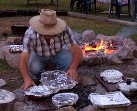 Marksie's Stockman's Camp Tucker Night - Accommodation China 0