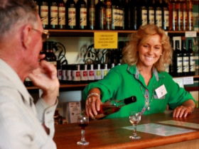 Riversands Vineyards - Accommodation Guide 0