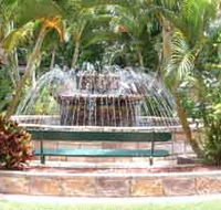 Bauer and Wiles Memorial Fountain - Accommodation Guide