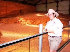 Dinosaurs And Opals Four Wheel Drive Track - Accommodation Guide 0
