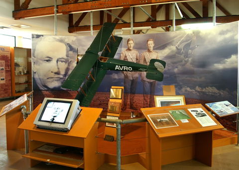 Waltzing Matilda Centre - Accommodation Guide 1