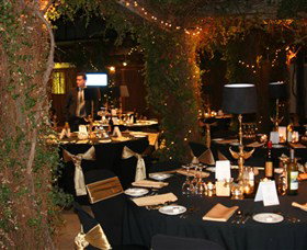 Radcliffe's - Accommodation Guide 0