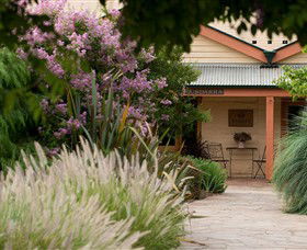 Baileys Of Glenrowan - Accommodation Guide 0