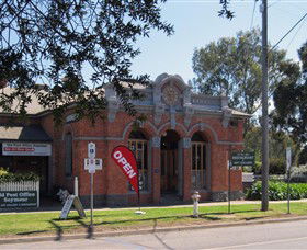 Old Post Office Seymour - Fine Art Gallery & Licensed Restaurant - Accommodation Guide 0