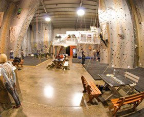Hangdog Climbing Gym - Accommodation China 0
