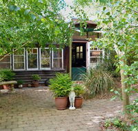 Gumnut Hideaway Gallery - Accommodation Guide