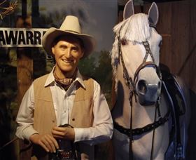 Big Golden Guitar Tourist Centre - Accommodation Asia 0