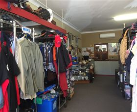 Corryong Op Shop - Accommodation Guide 1