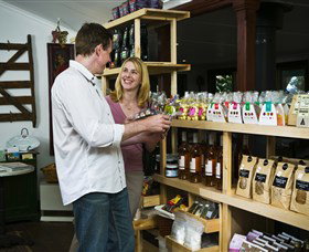 Poachers Pantry And Wily Trout Vineyard - Accommodation China 4